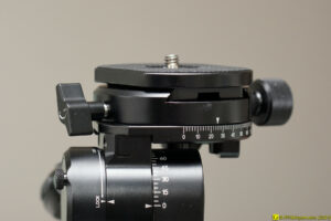 Pour des panoramiques parfaits, avec plateau arca-swiss