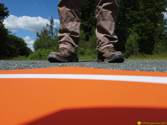 Les pieds du pilote en vue : atterrisage réussi !