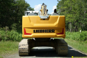 Une pelleteuse Liebherr 922 (3)