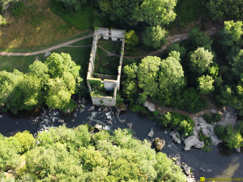 Rivière, filature et vieux chêne (par drone) — 14