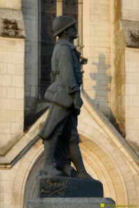Le soldat de Pourquet « Résistance », statue de 1921 — 1