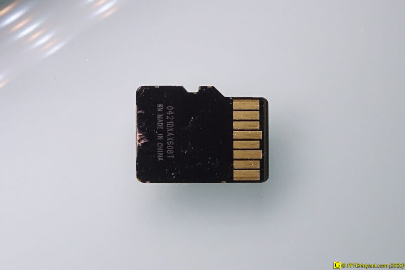 MicroSDXC verso, contacts/broches