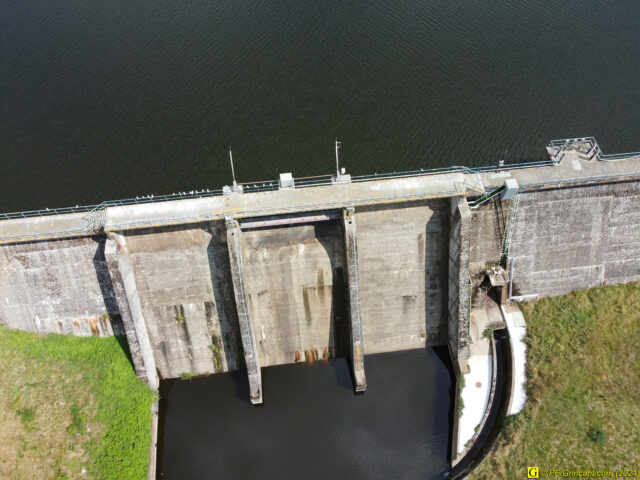 Le barrage, vue aérienne