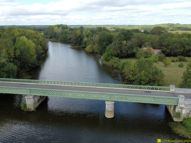 La rivière et le pont Eiffel, vue aérienne
