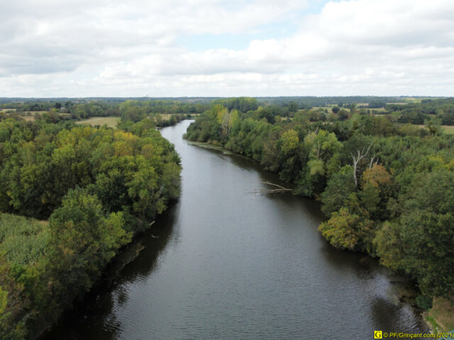 La rivière, vue d'oiseau