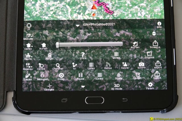 Menu iPhiGéNie sur tablette GPS (en randonnée)