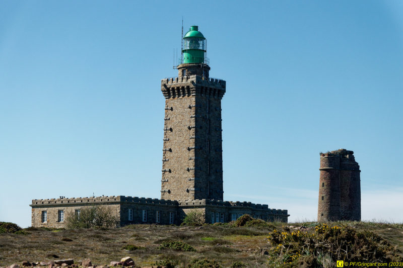 7 – Le phare du Cap Fréhel et la vieille tour « Phare Vauban »