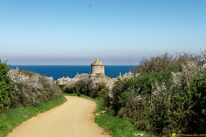 18 – Retour au parking, un dernier regard vers le fort