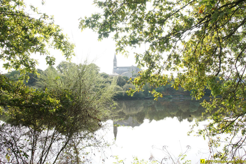 Autour du lac - L'église