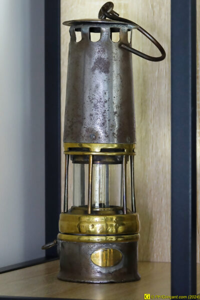 Ma lampe de mineur, de Forbach, Charbonnages de France Ma lampe de mineur, de Forbach, Charbonnages de France