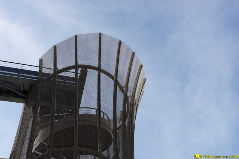 Nouvel escalier extérieur de l'ancien Hôtel de Ville Nouvel escalier extérieur de l'ancien Hôtel de Ville