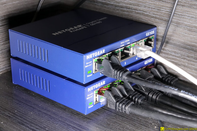 2 switches Gigabit Netgear GS105