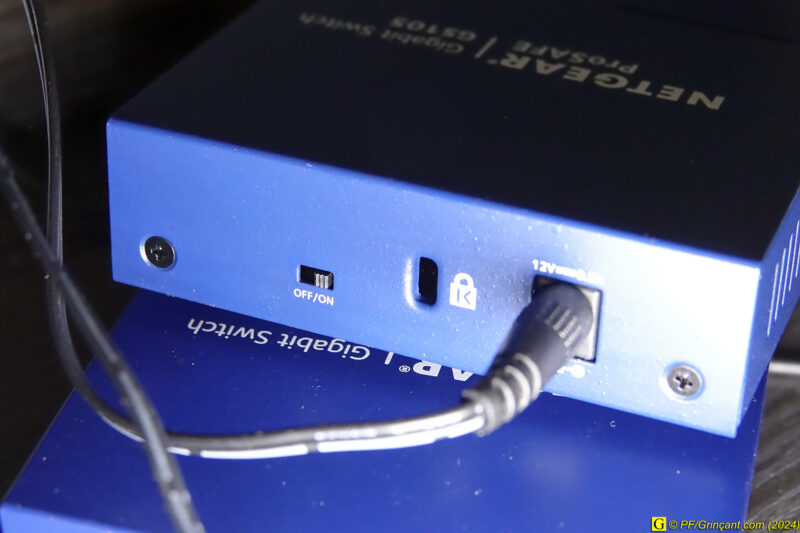 Switch Netgear GS105, interrupteur On/Off