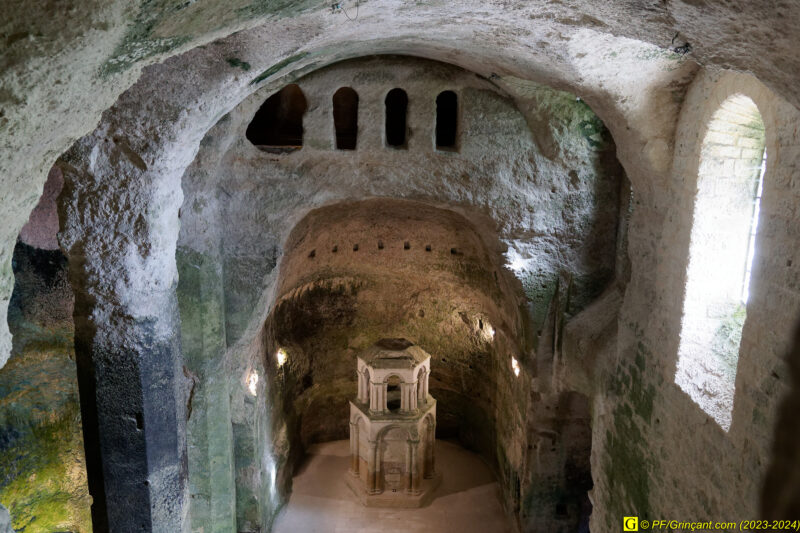 Aubeterre-sur-Dronne — L'église monolithe Saint-Jean