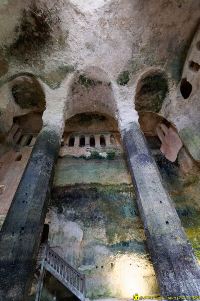 Aubeterre-sur-Dronne — L'église monolithe Saint-Jean
