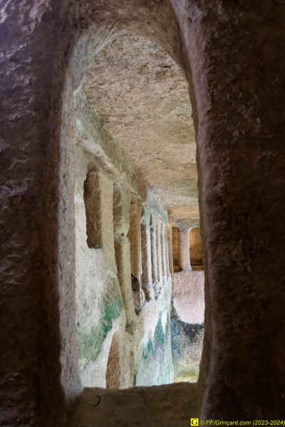 Aubeterre-sur-Dronne — L'église monolithe Saint-Jean