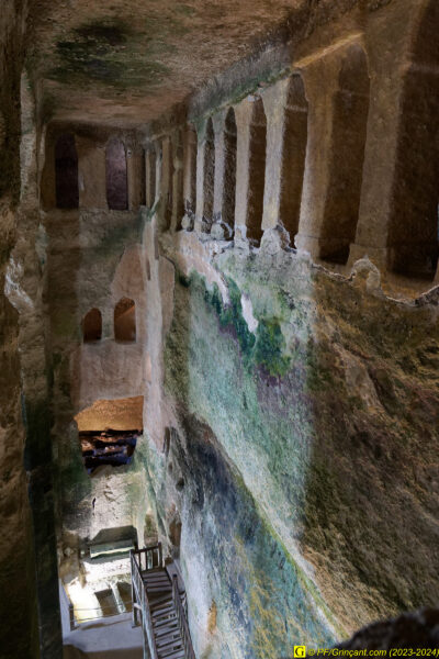 Aubeterre-sur-Dronne — L'église monolithe Saint-Jean