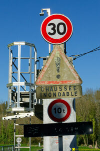 Signalétique chaussée inondable sur barrage