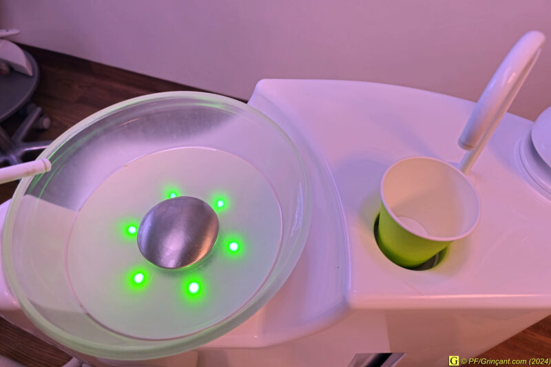 Dentiste, l'inévitable crachoir