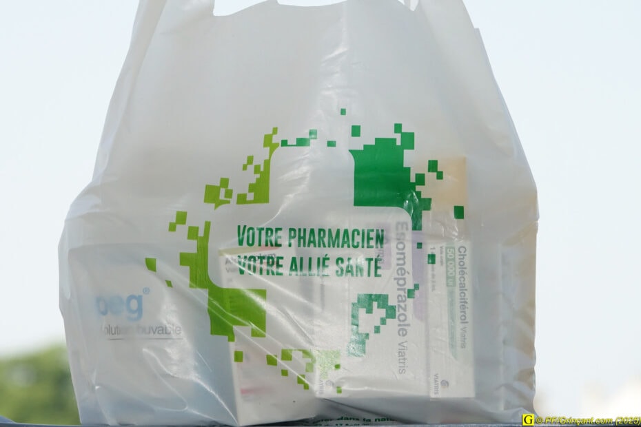 Pharmacie : sac de médicaments, ma commande du mois