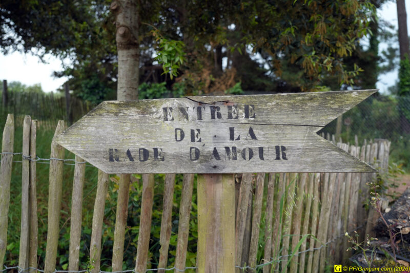Panneau "ENTRÉE DE LA RADE D'AMOUR"