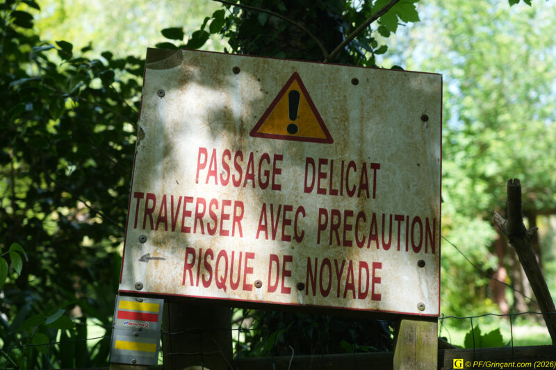 Panneau "Passage délicat - Risque de noyade"